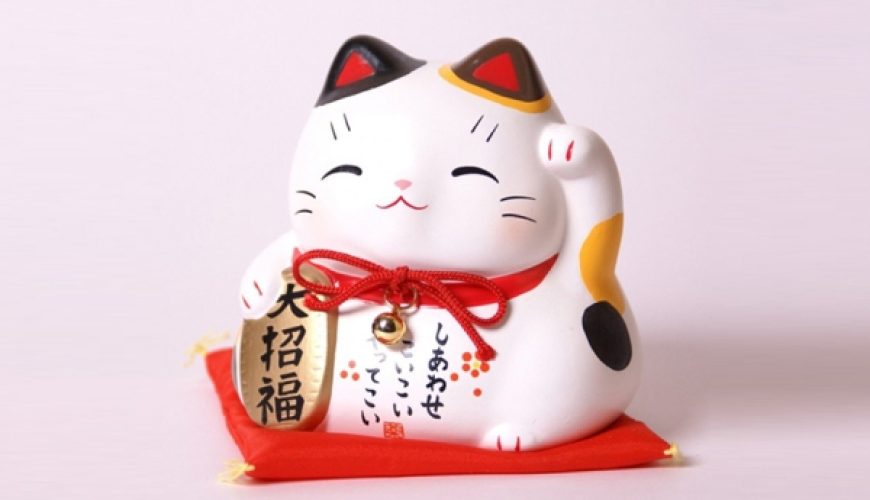 Mèo chiêu tài Maneki Neko biểu tượng may mắn của Nhật Bản