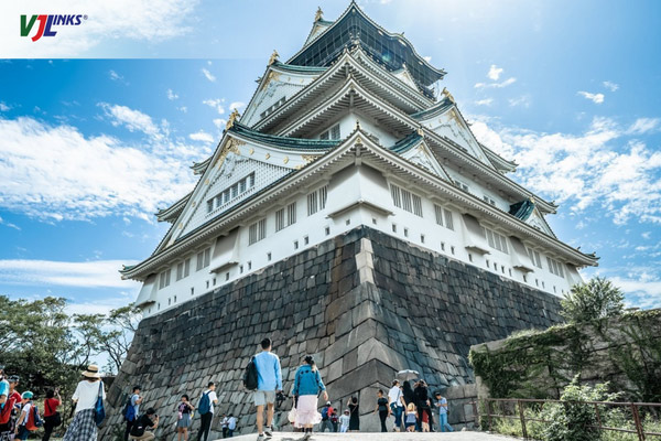 Lâu đài Osaka nơi trưng bày các tư liệu lịch sử trong thời đại của Toyotomi Hideyoshi