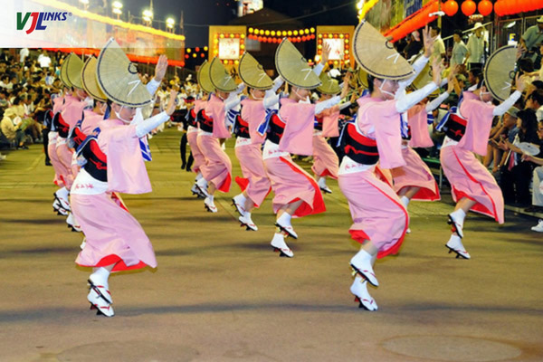 Lễ hội nhảy múa đường phố Awa Odori