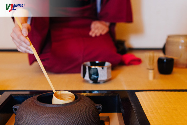 Các bước pha trà theo nghệ thuật trà đạo Nhật Bản