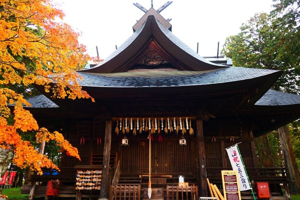 Đền Fuji Omuro Sengen tại hồ Kawaguchi là địa điểm tâm linh được nhiều du khách đến khi tham quan