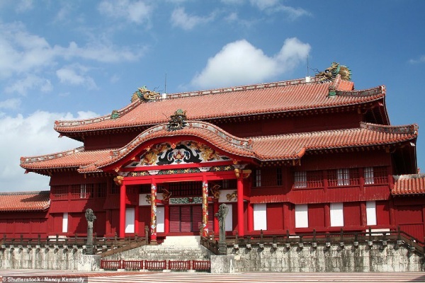Lâu đài Shuri có thiết kế mang đậm nét đặc trưng của kiến trúc Trung Quốc và Nhật Bản