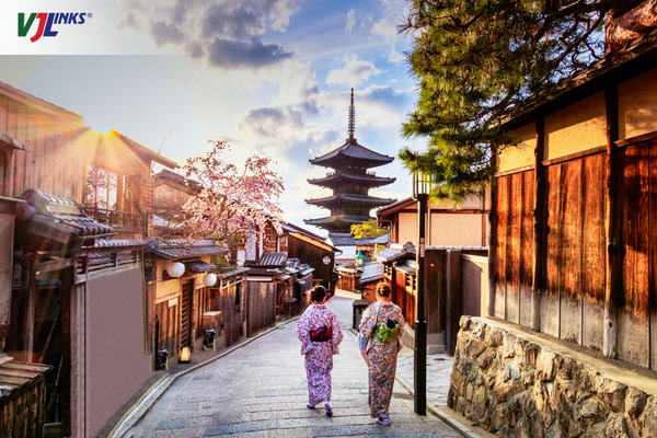 Kyoto là quê hương của Geisha và công xưởng Kimono