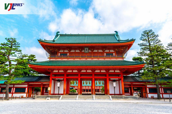 Tham quan ngôi đền Heian Jingu cổ kính