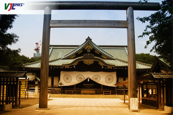 Đền Yasukuni linh thiêng được nhiều du khách ghé đến tham quan và cầu nguyện