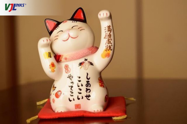 Mèo may mắn Maneki Neko được xem là bùa cầu may của người Nhật Bản