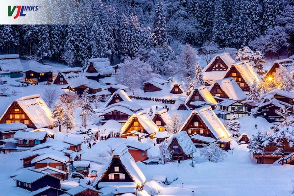 Chiêm ngưỡng khung cảnh lãng mạn của ngôi làng Shirakawago giữa mùa đông
