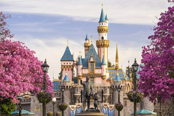 Disneyland ở Nhật Bản mang du khách đến thế giới diệu kỳ, thú vị