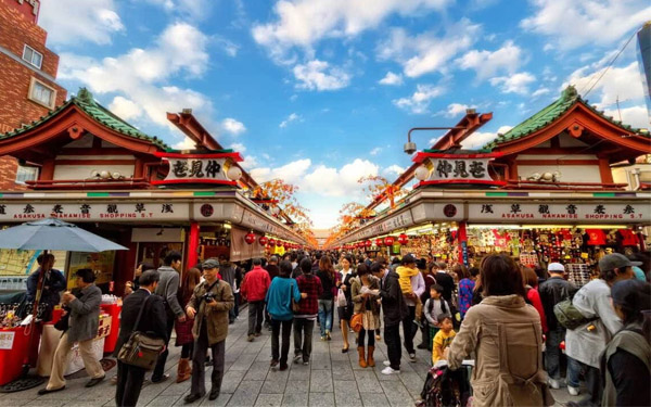 Hình ảnh ngày lễ Tết cuối năm nhộn nhịp tại chùa Asakusa Sensoji