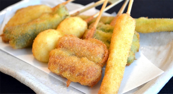 Kushikatsu là món ăn đường phố giòn, kích thích vị giác