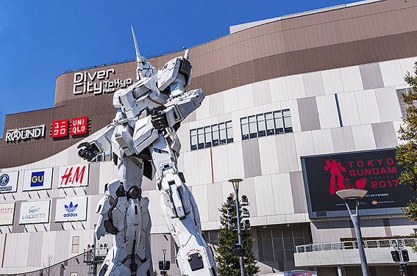 Tượng Gundam khổng lồ tại DiverCity Tokyo Plaza ở Odaiba Tokyo